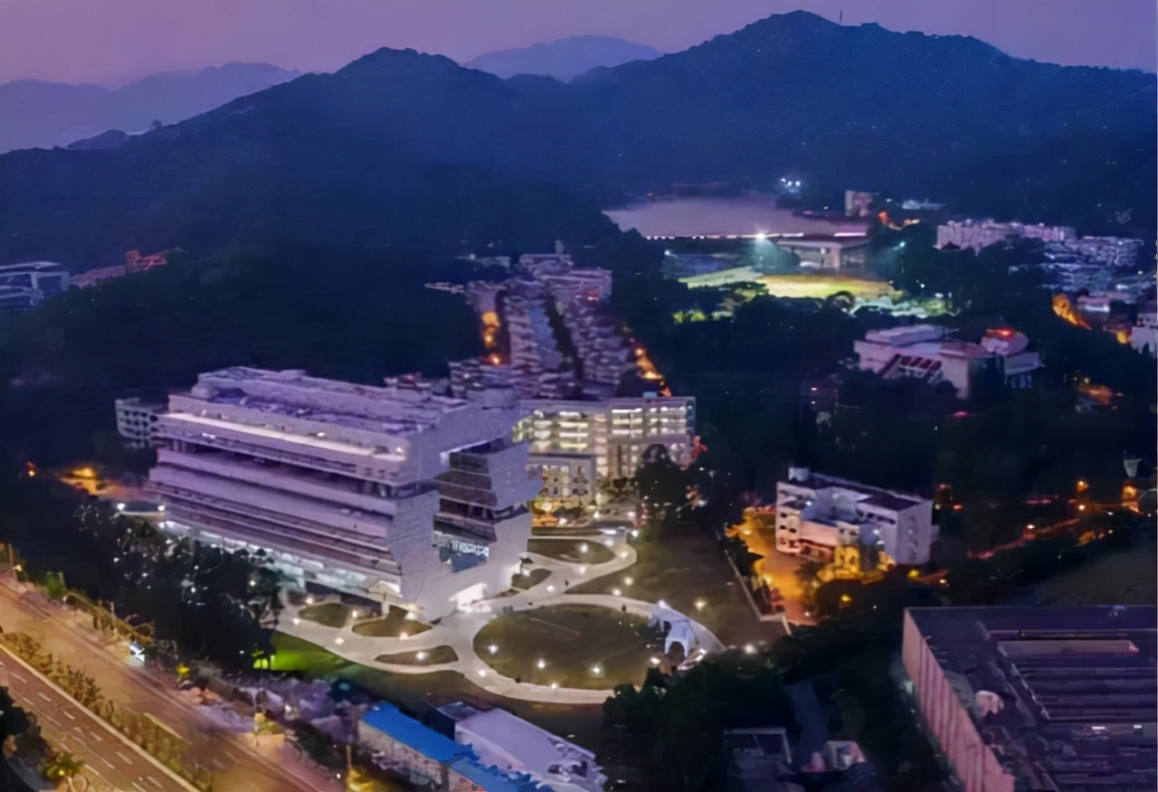 我国有1所性价比高的大学，四年学费私人给，毕业有机会进入国企