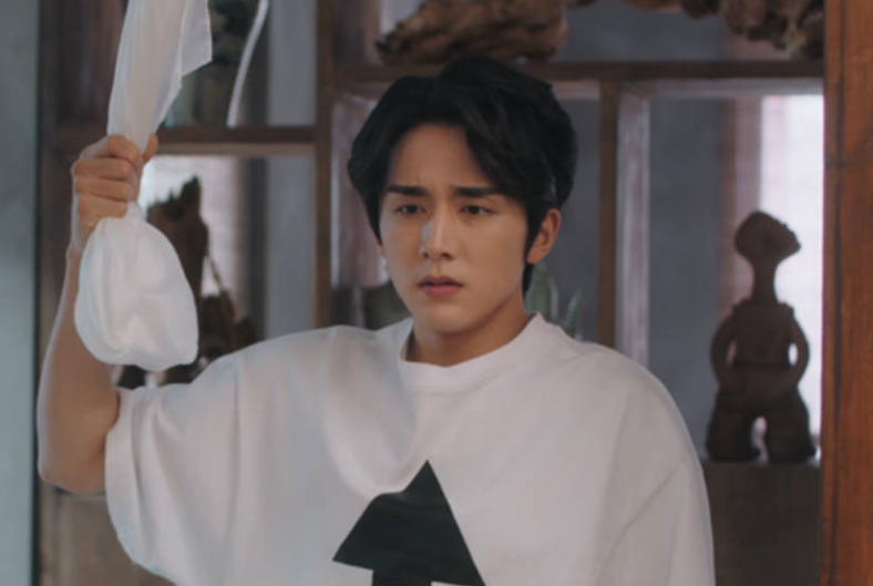 首日播放量破3700万，全程刷屏，笑出腹肌，《反转人生》凭什么？