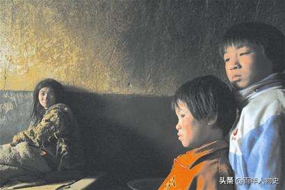 妙龄少女被4次拐卖后，被关窑洞6年精神失常，获救后不识亲人