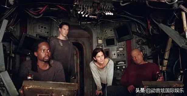 《黑客帝国》第一部上映23年后，演员们现在在哪里
