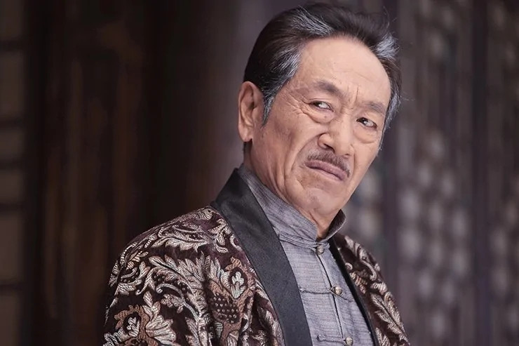 与王奎荣相差37岁的爱情，婚后生一对儿女，饶芯语现在后悔了吗？