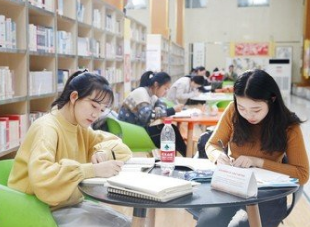 清华大学晚上可以进去么（清华图书馆彻夜开放）