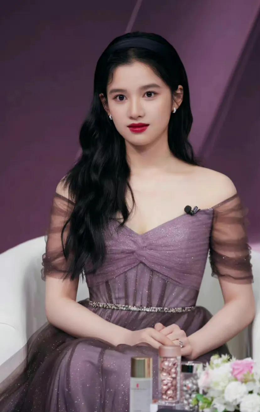 吴磊赵露思、迪丽热巴张艺兴、张婧仪张新成、蔡徐坤刘恺威、李现