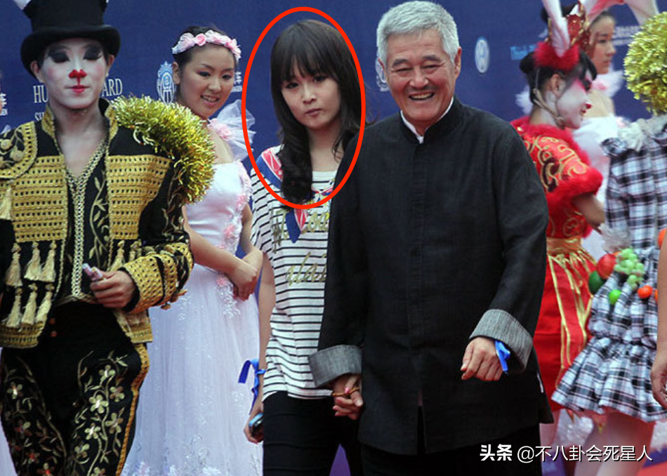 父亲是明星大佬，儿女个个不成器，奢侈挥霍还频频违法