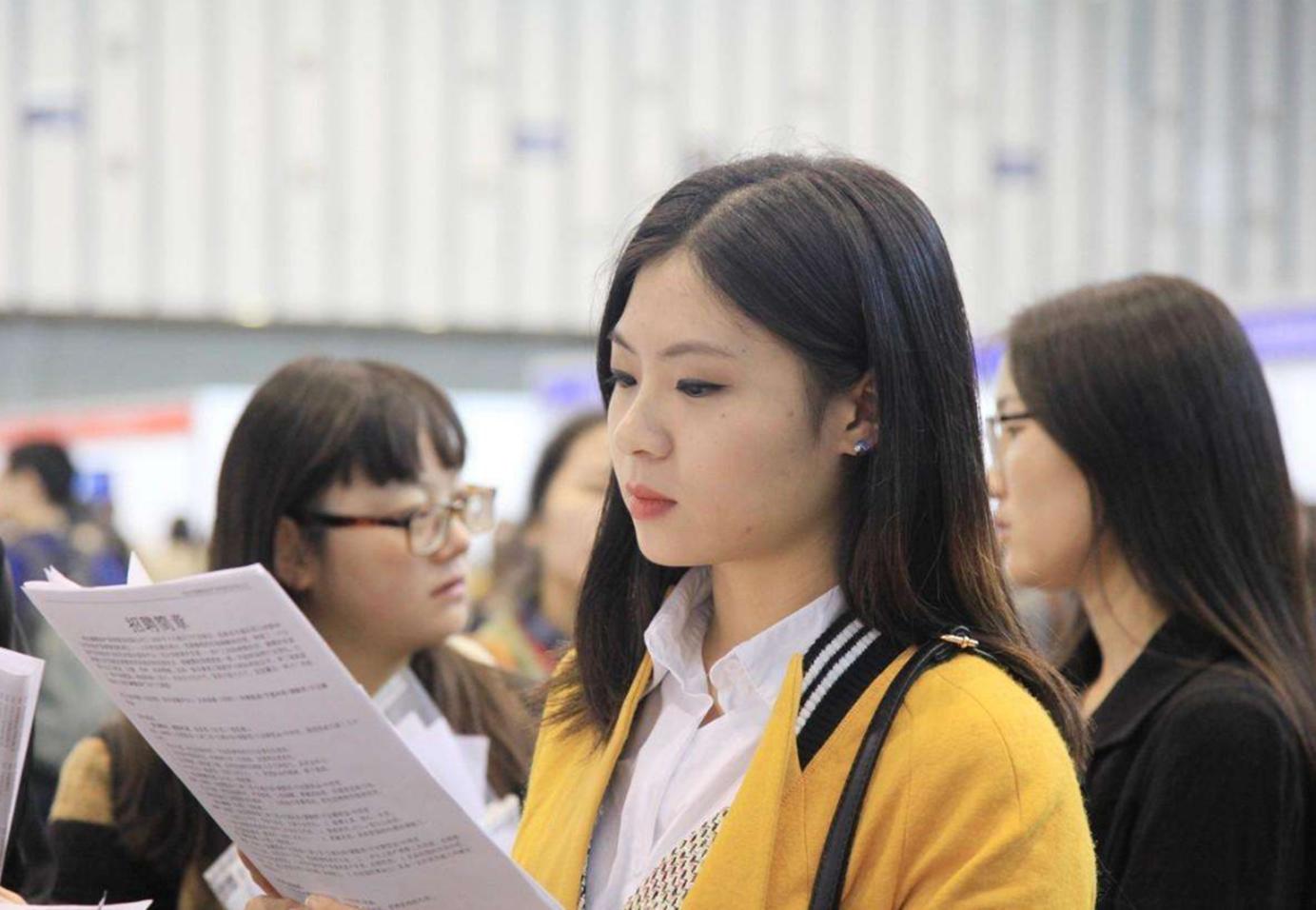 私立二本VS公立大专，上学这几年差距有多大，学生们心里要有数