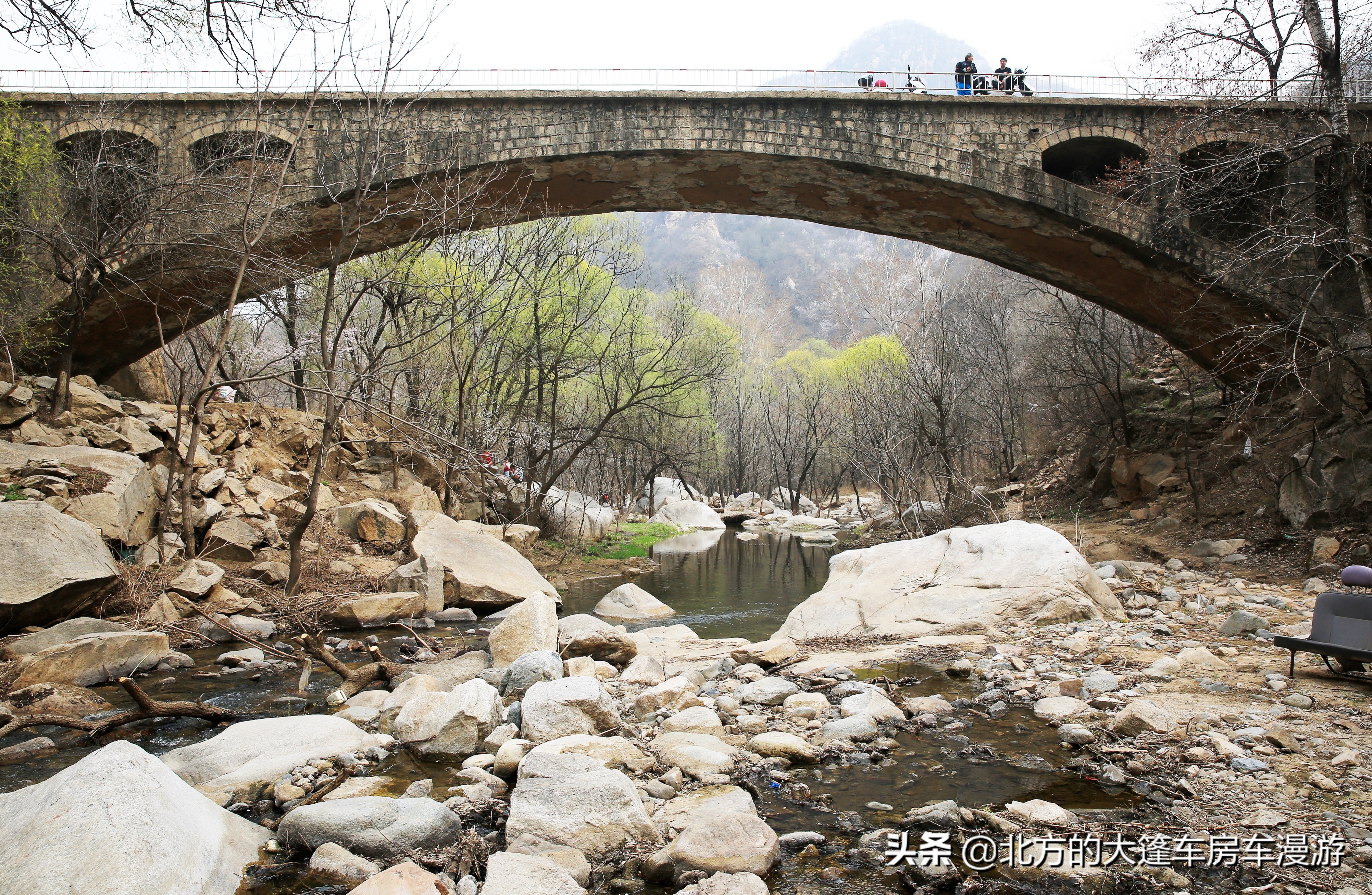 走过北京春天最美的盘山公路去那山桃花盛开的地方——龙泉峪长城