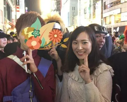 5年前，江歌替闺蜜挡刀遇害，躲门后存活的闺蜜后来怎样了？