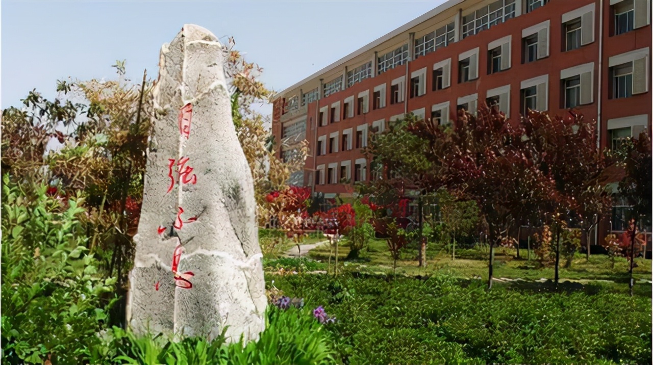 有所性价比高的医学院，毕业不愁找不到工作，高考中等生的福利