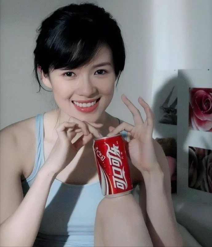 “考古”女星罕见18岁青涩照，刘亦菲太甜了，宁静好野