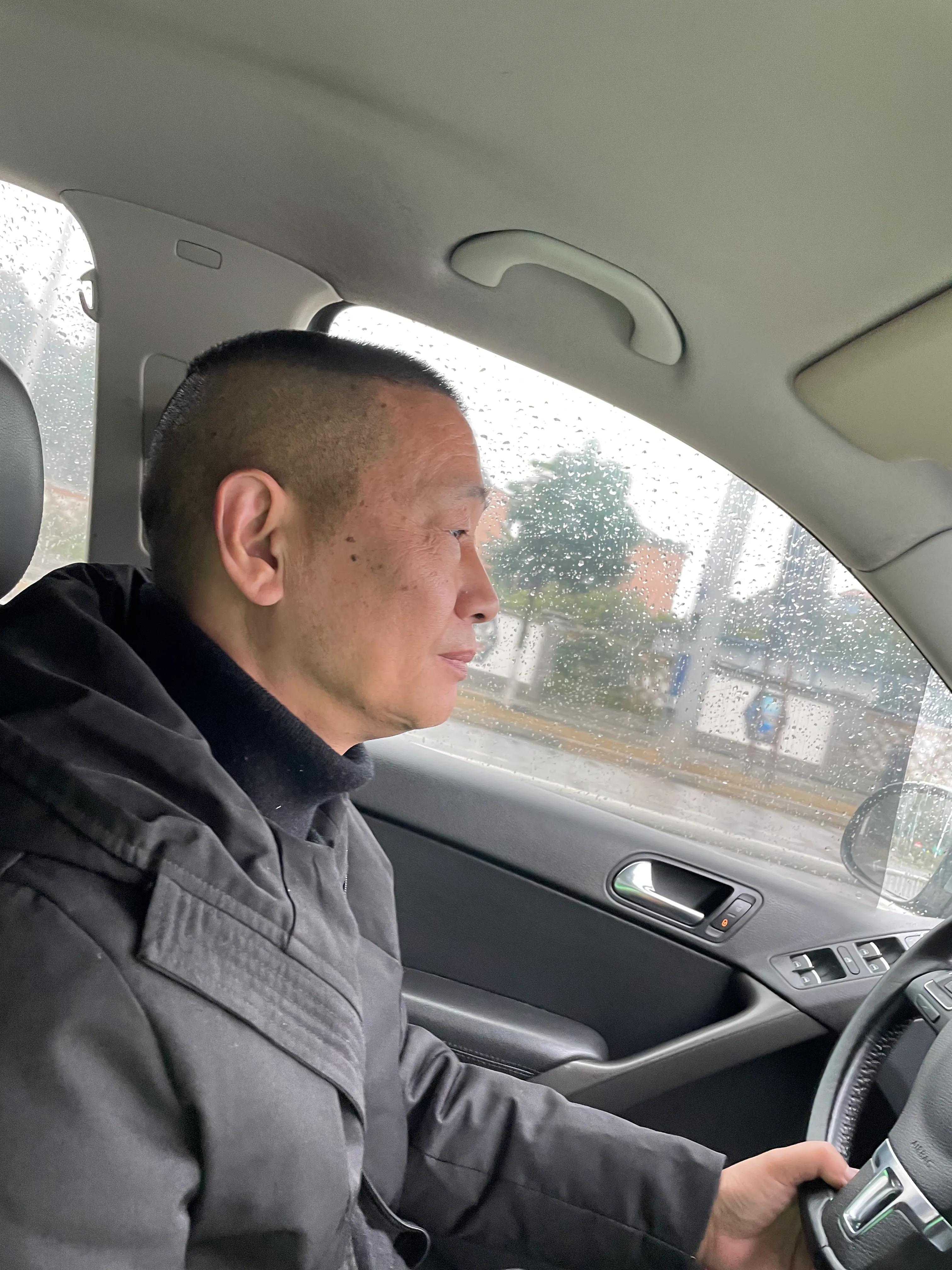 健康营养的情感滋养着这段爱情，余生不长，春秋有限，且行且珍惜