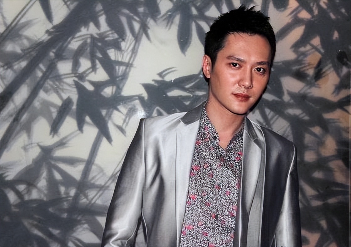 男星衣品—冯绍峰（一）