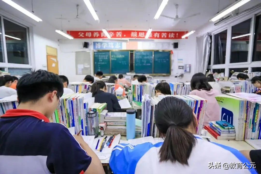 一个资质普通的高中生，想要考上清华北大有多难？大数据揭开真相