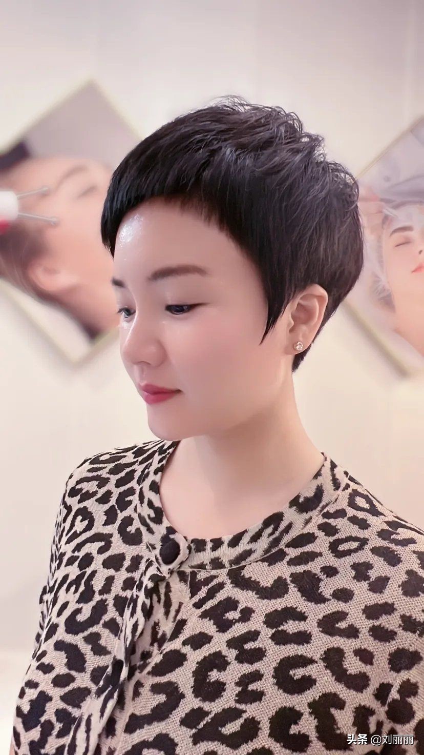 既然你我相遇,那就是缘分,关注时尚,关注发型,关注刘丽丽当下女士发型