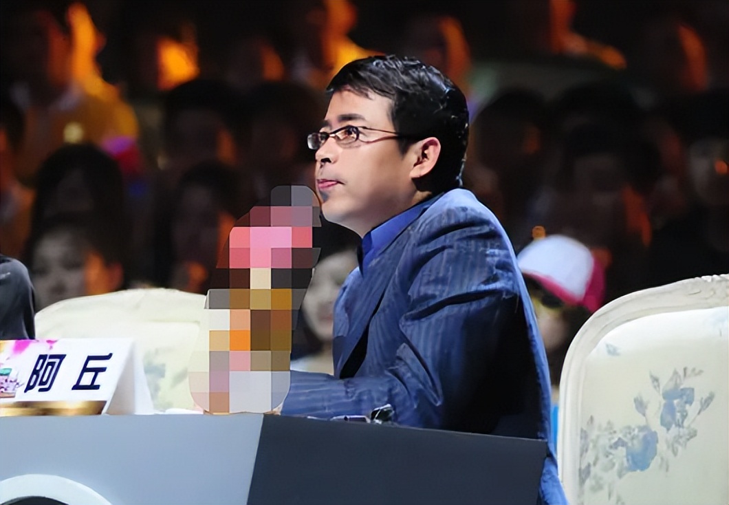 曾经的央视名嘴阿丘因一句向世界道歉彻底身败名裂