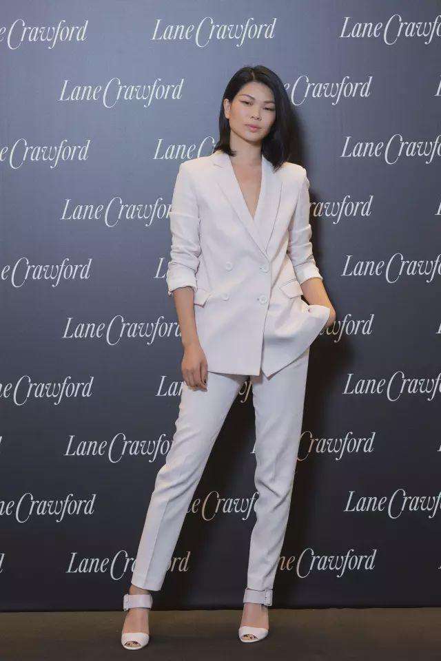 曾因身高自卑，被骂顶级丑模的吕燕，如今嫁法国豪门生混血宝宝