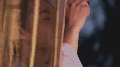 回眸一笑百媚生！男人魅起来太欲了，这6位的回眸杀让人惊艳