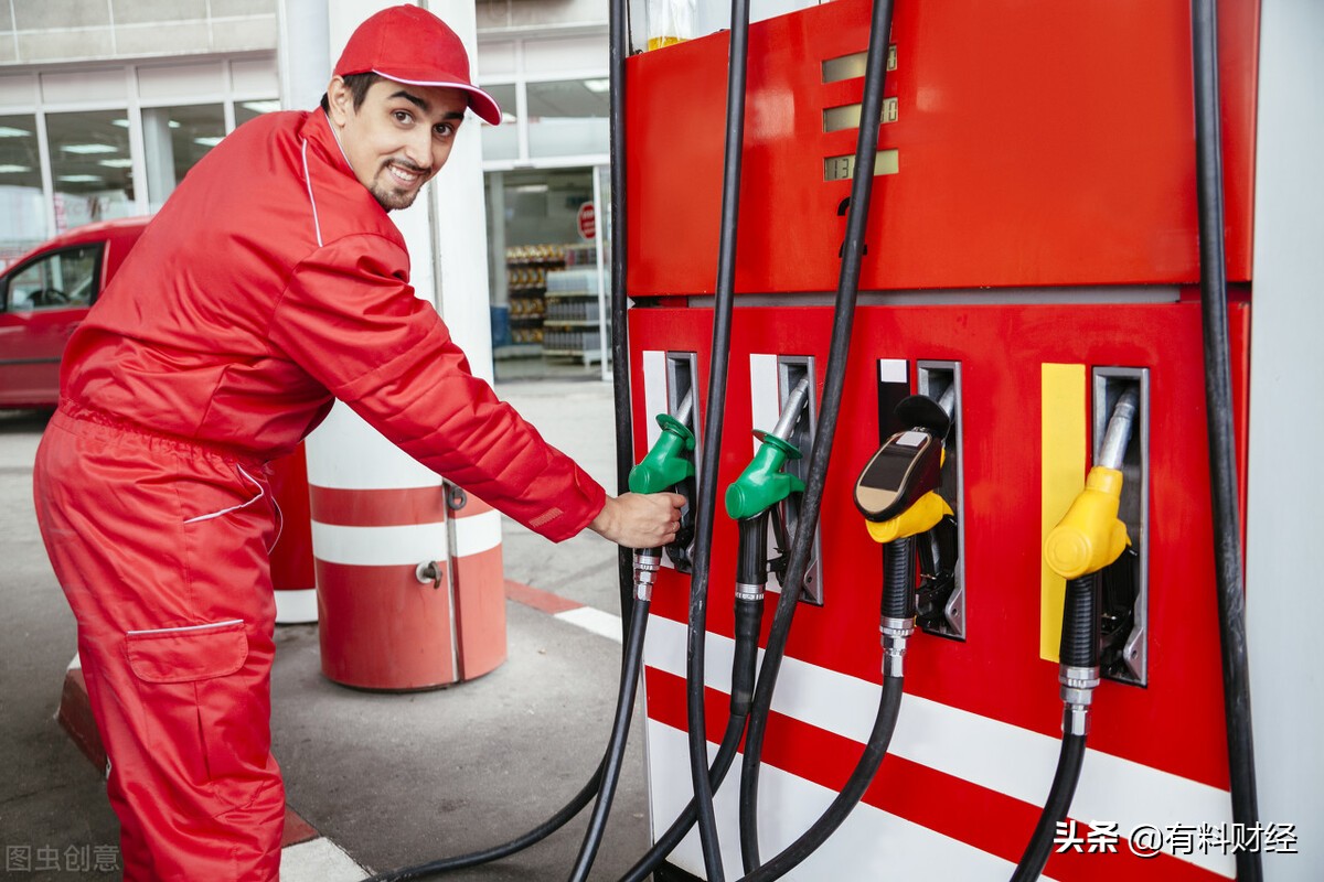 今日油价调整消息：2021年12月25日，全国柴油、92、95号汽油价格