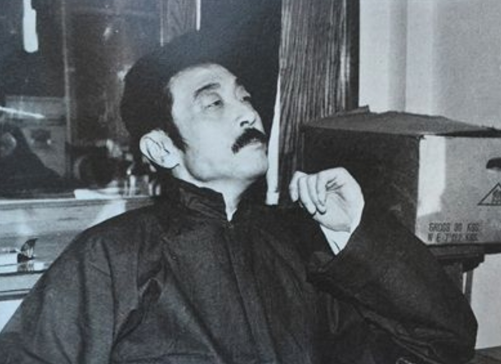 “大约孔乙己的确死了”，看不懂觉得是病句，看懂才知是神妙之笔