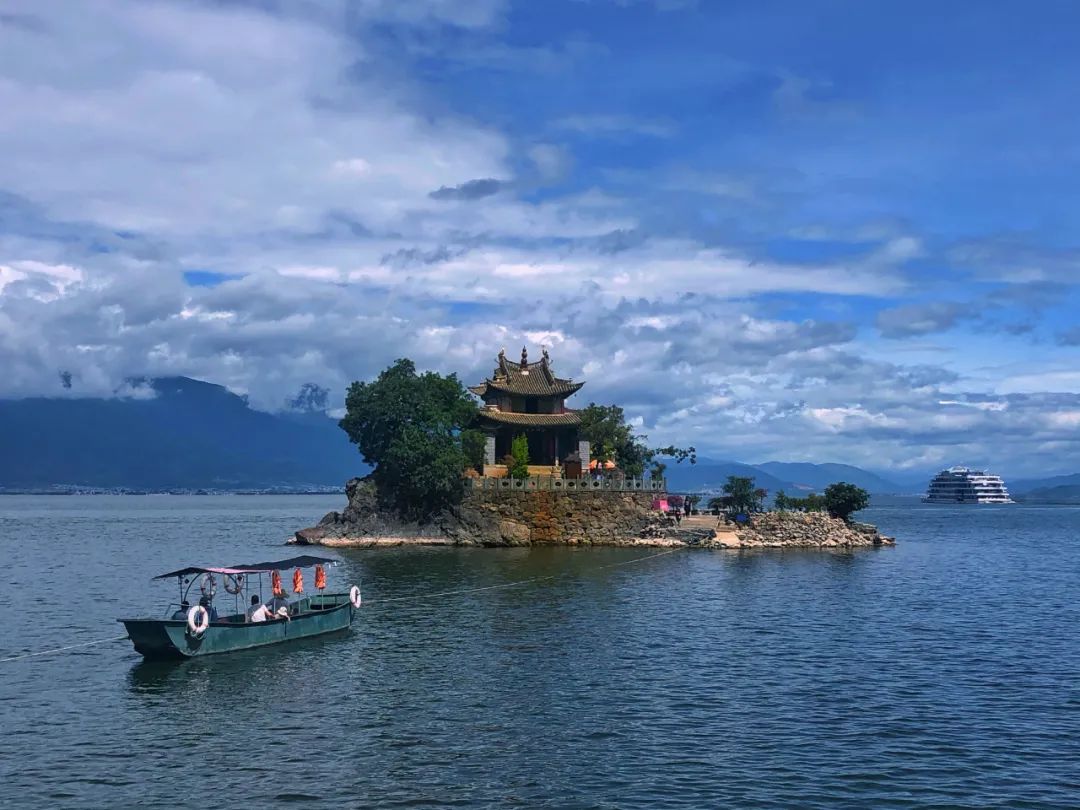 云南十大颠覆认知的秘境景区：外省游客惊叹的绝美之地