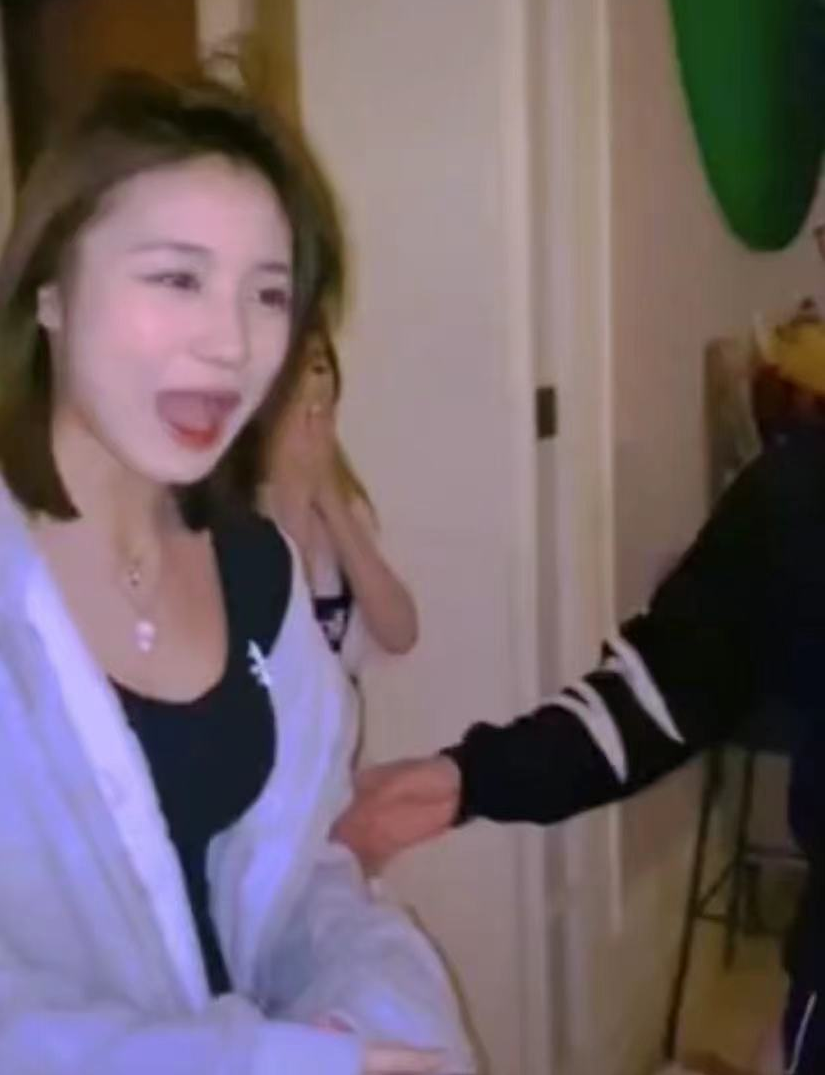 章子怡为继女举办生日宴，送手写信场面感人，5岁醒醒还自制礼物