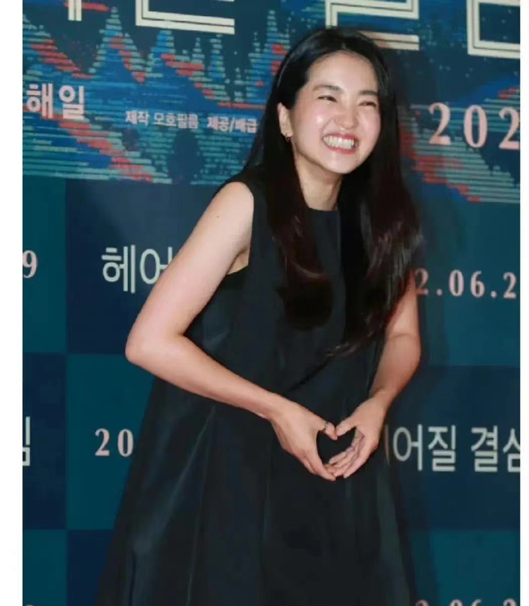 汤唯在韩国封神！办首映礼请来韩国大半个娱乐圈，场面太大好热闹