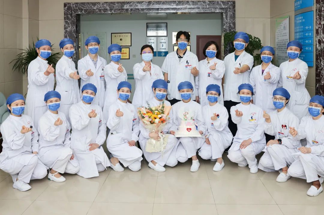 护士节前夕，江西省人民医院领导走访慰问一线护理工作者