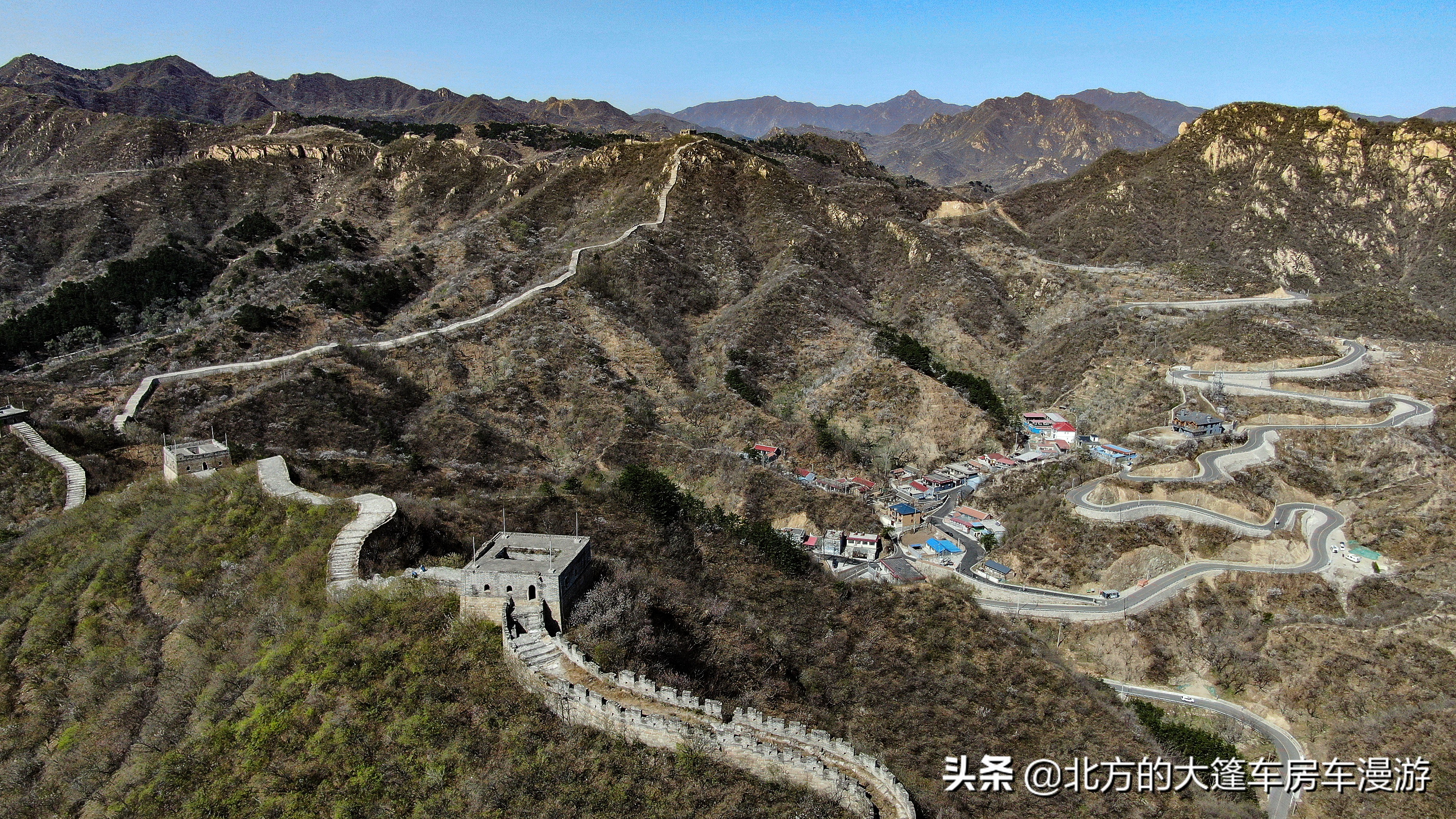 走过北京春天最美的盘山公路去那山桃花盛开的地方——龙泉峪长城