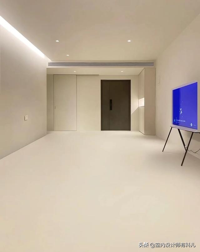 北京小伙8平米卧室穷装逆袭，简约实用又出片！