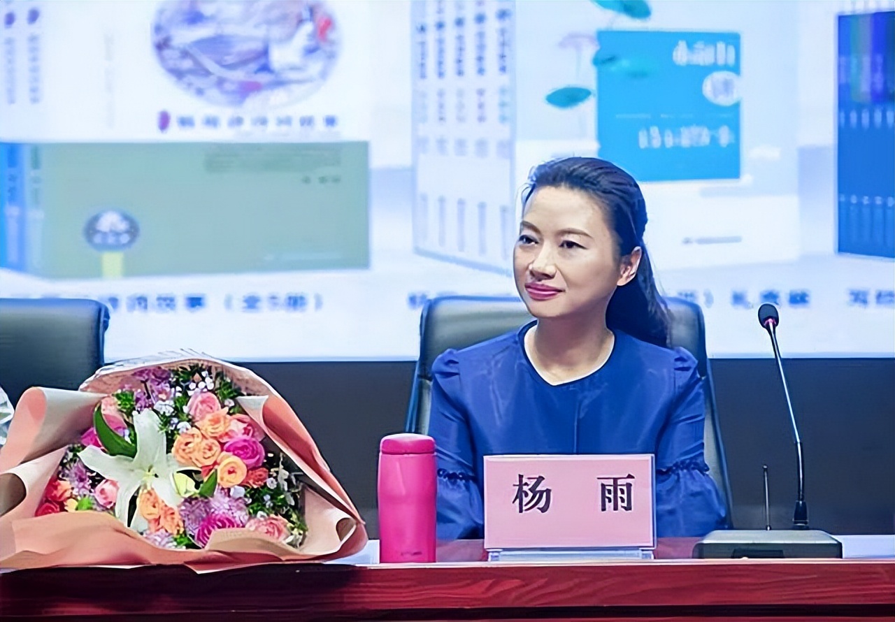 2007年，才女杨雨披露李清照的真面目：愿意追随李清照