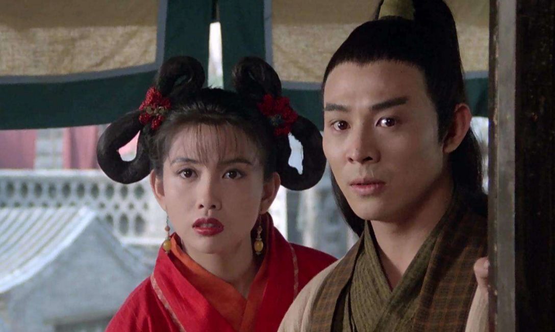 打戏如行云流水的李连杰;骑在马上,回头一笑百媚生的张敏.