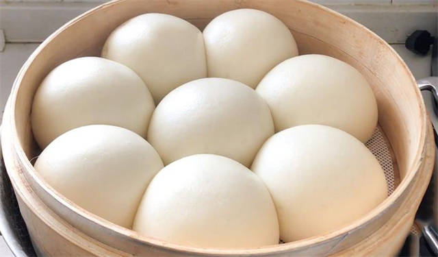 学会这样蒸馒头，凉了都还是软的，只需1个特殊手法，个个水光肌