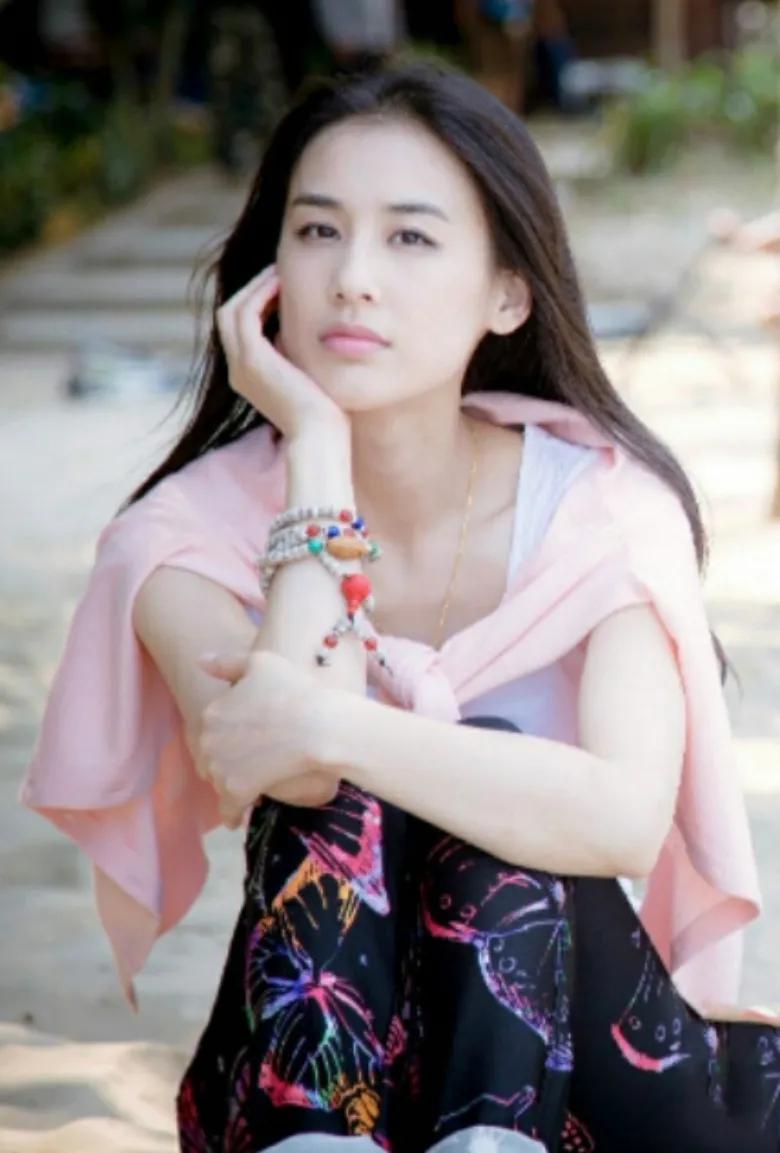 黄圣依，30张精美的照片