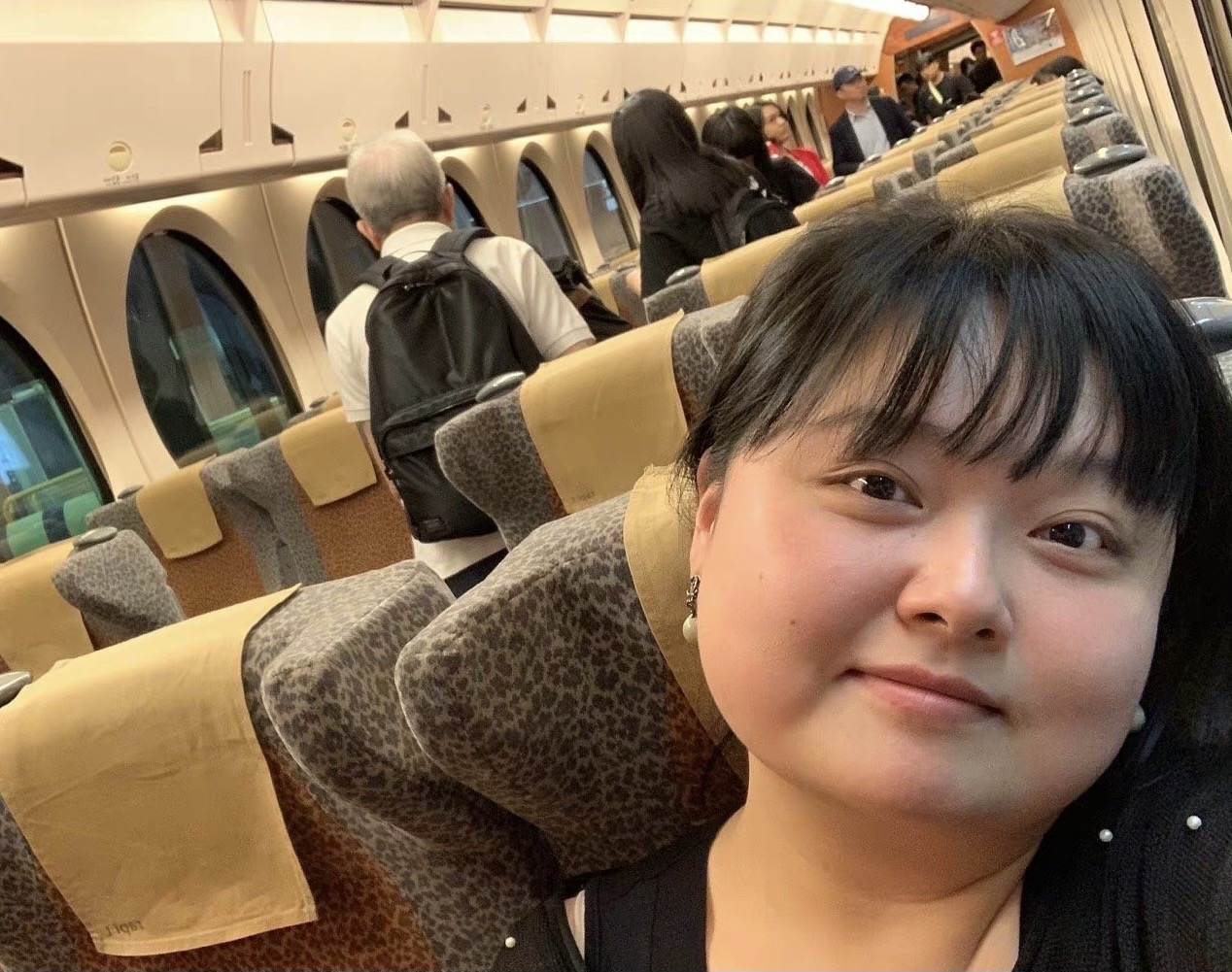 又走一个！TVB知名女星约满离巢，在内地做吃播，体重已迫近280斤