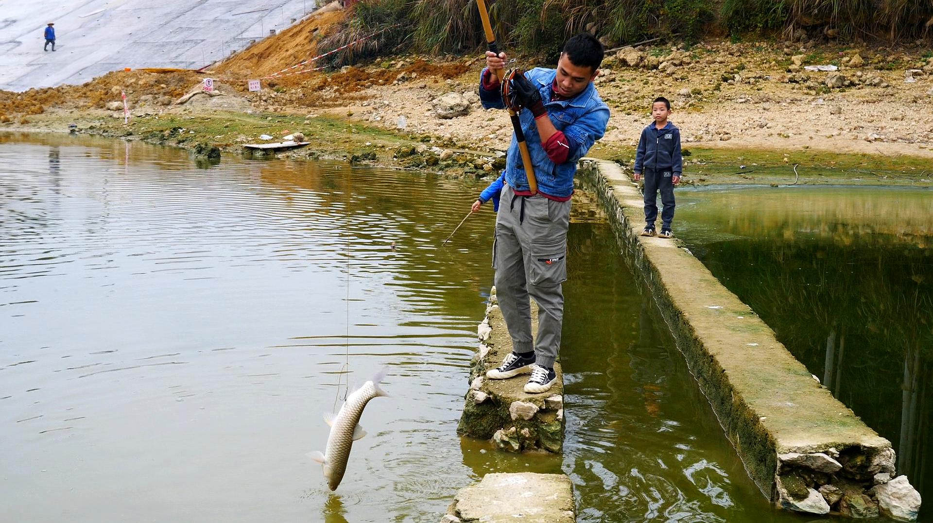 路亚成锚鱼的幌子?可以立马举报,别到最后都钓不了