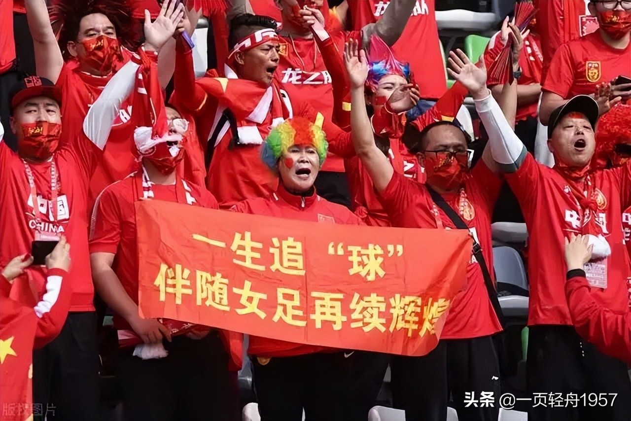 为什么中国男足要拿世界杯(足球五个大奖四个给了男足，终于明白国足为什么会成为常败将军了)