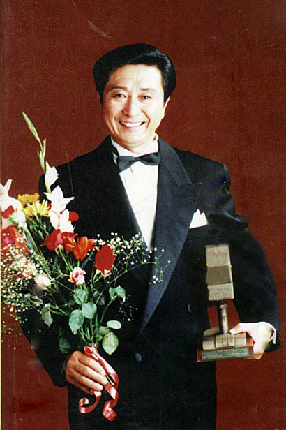 宋世熊简历宋世雄在女子排球队长大与第一任妻子和子女在国外定居了56