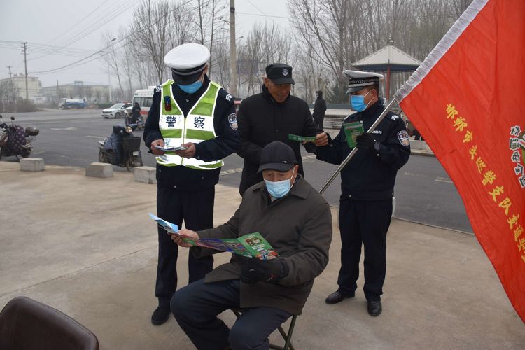 邯郸交巡警支队磁县大队积极参加新时代文明实践“党的十九届六中全会”文艺宣讲活动