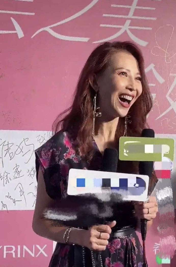 越瘦越丑的10位女星，个个皮松肉垮，脸无二两肉