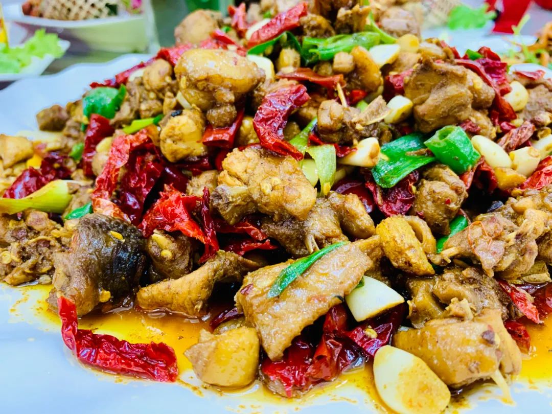 藏不住啦！伊宁县这家开了8年的川湘菜餐厅，平价味美超过瘾