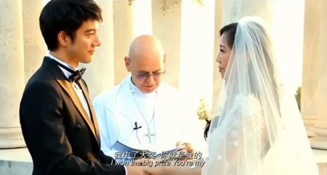 王力宏现身北京机场，心情似乎不受影响，周杰伦连夜取关撇清关系