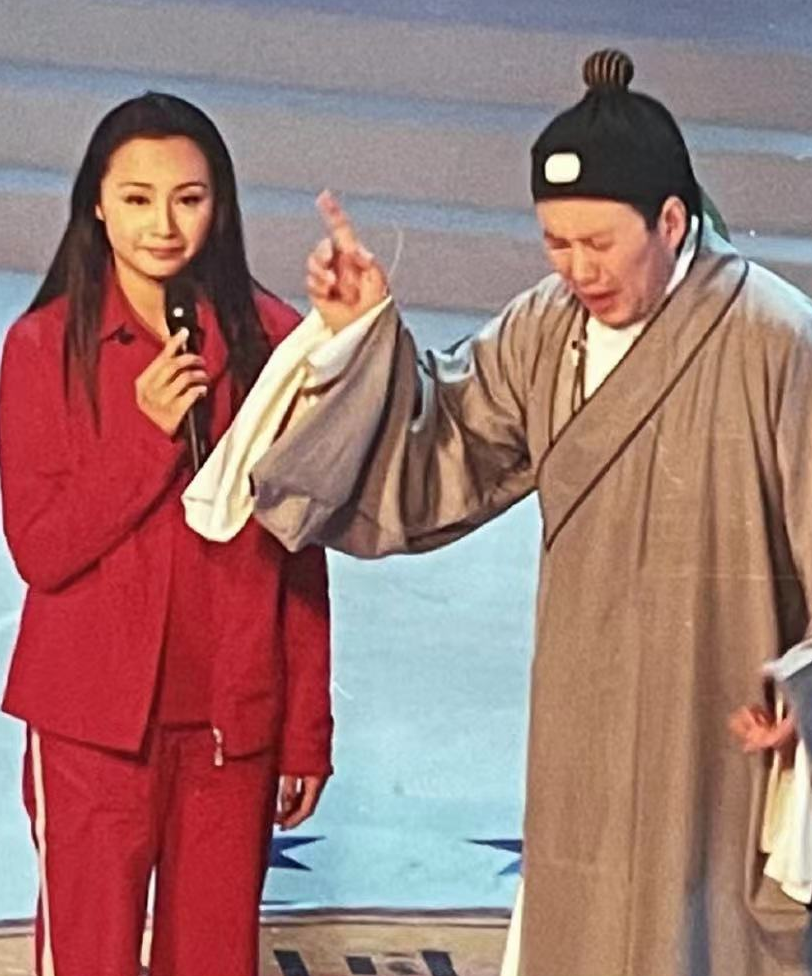 论“最美”主持只服这8位，气质脱俗、走路带风，谢娜等人算了吧