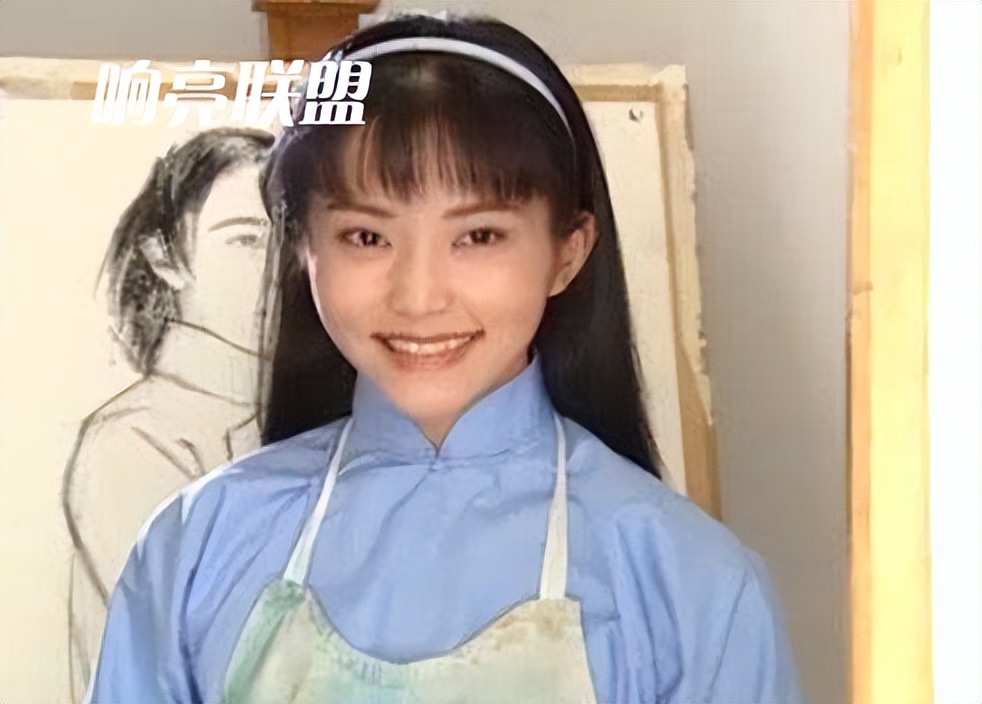 她被誉为“小林青霞”，经常称呼晓明哥为“小屁孩”，穿婚纱下葬