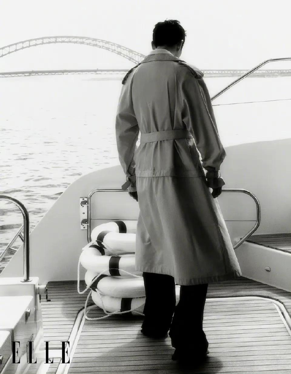 杨洋三登 X《ELLE》，优雅帅气，悠然自得感受海风拂面，心旷神怡