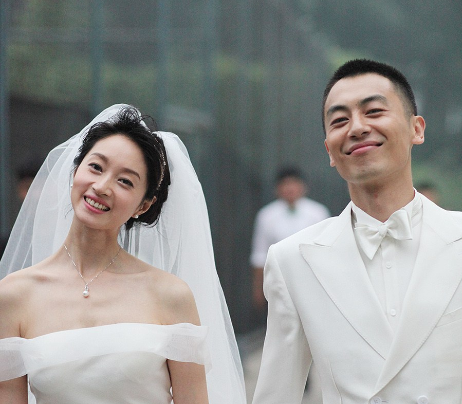 情史干净的6位男星，个个是“妻管严”恩爱多年，牵手就是一辈子