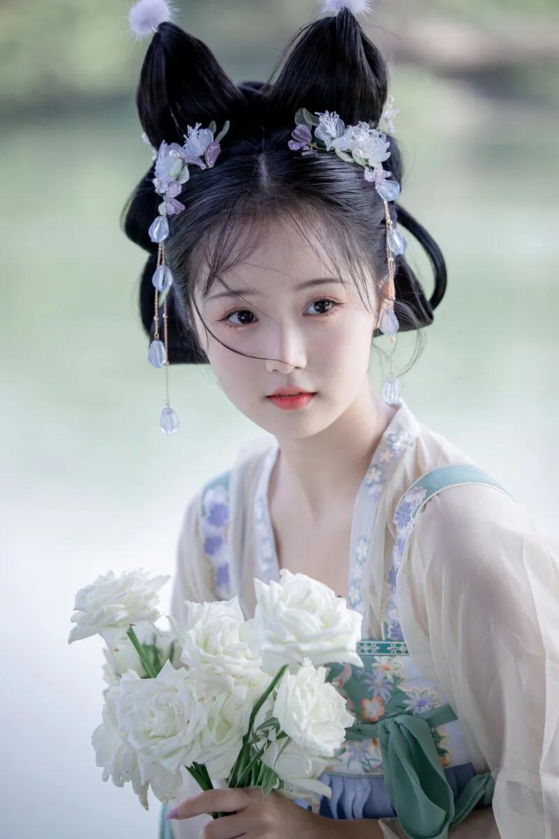 心中的美丽；花无百日红，人无再少年；珍惜当下