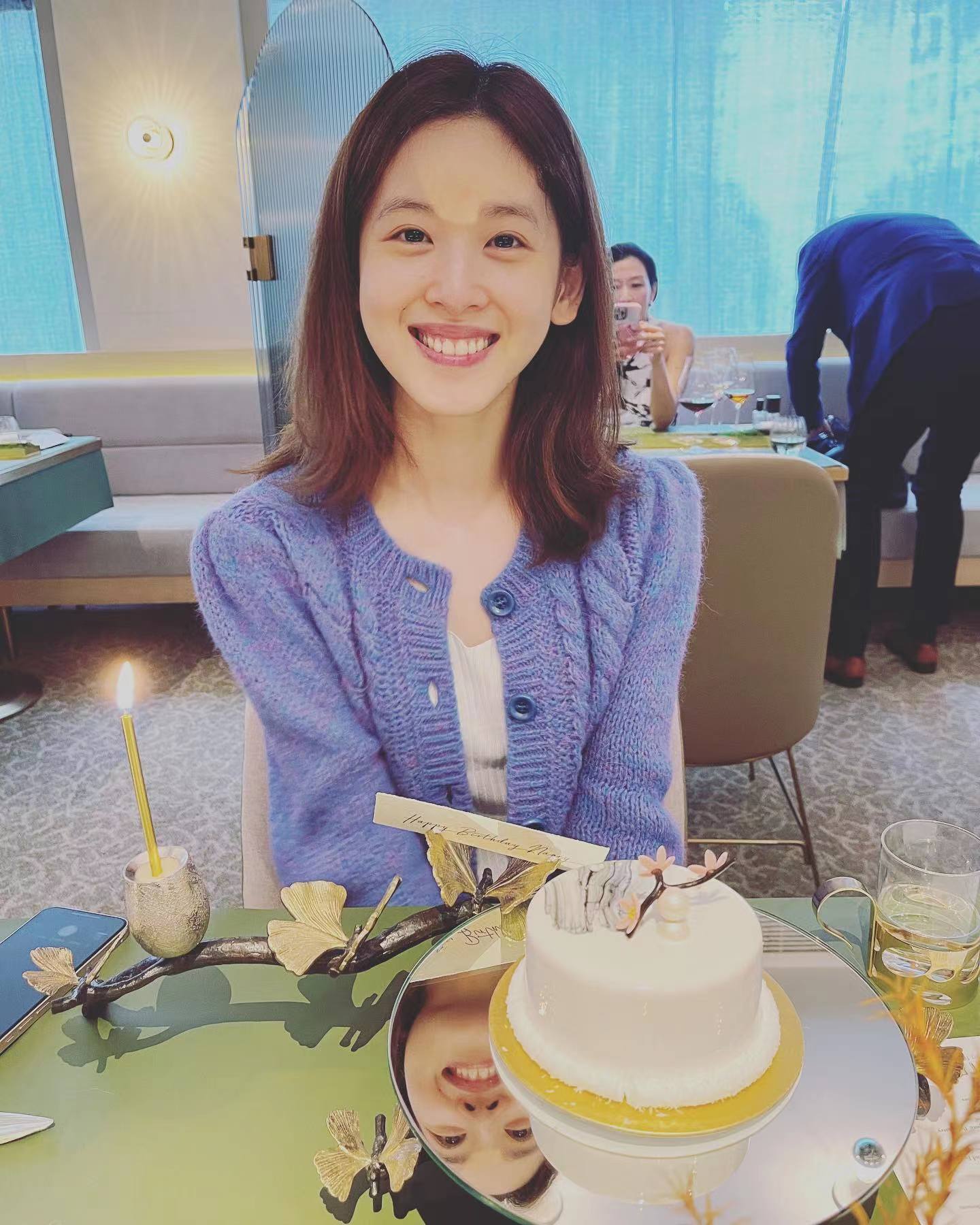 章泽天近照曝光瘦脱相，造型老土满脸疲惫，与以往状态判若两人