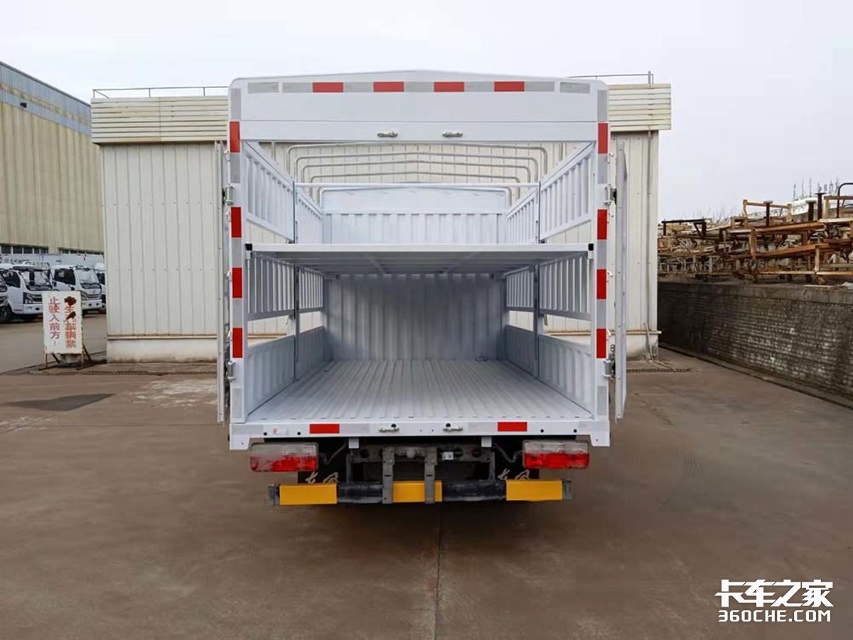 带隔板秒变"双层",符合新规的仓栅车来了