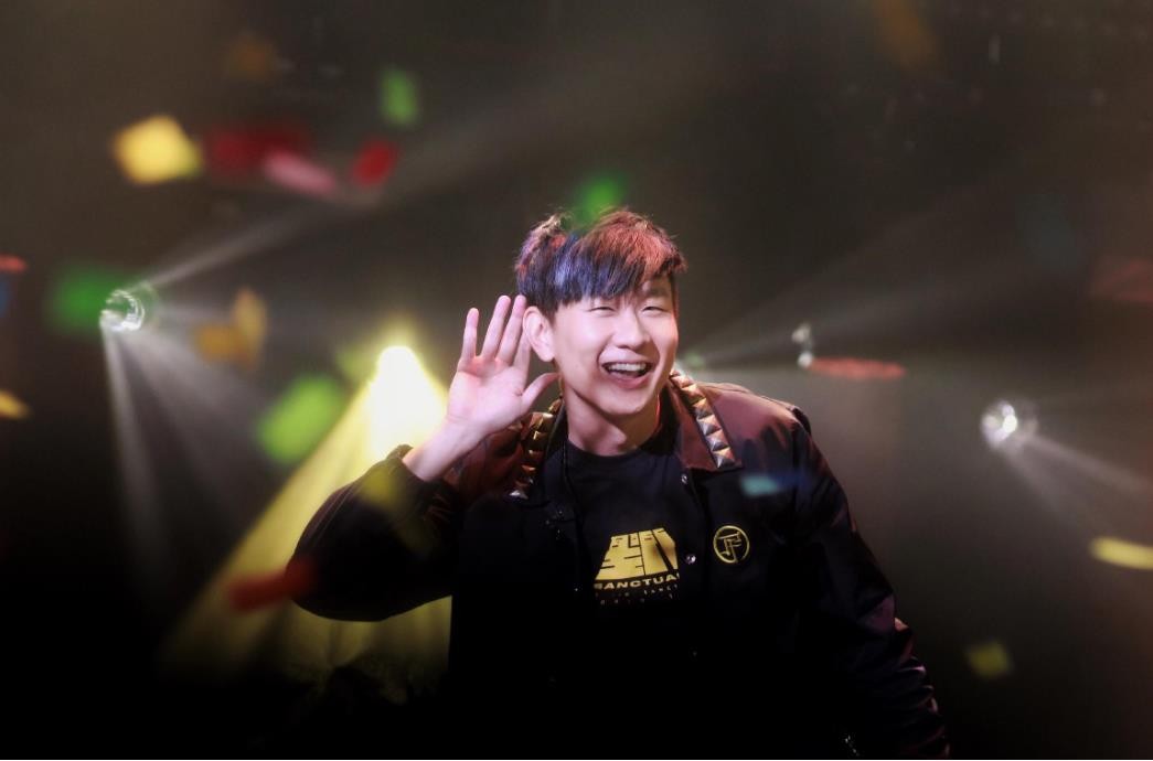 “实力偶像”林俊杰：奶新人被说好妹妹太多，凌晨四点专门去签名