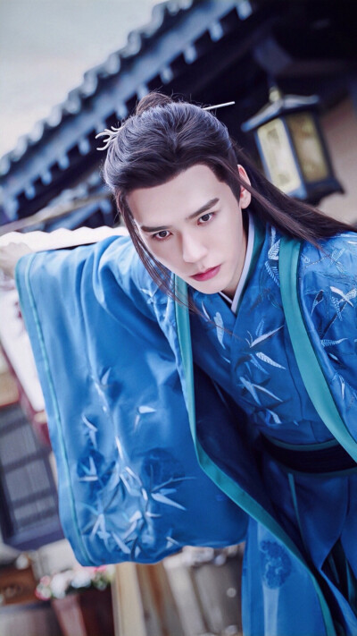 “龙须刘海”不要轻易尝试！有人仙气十足，有人酷似蟑螂精