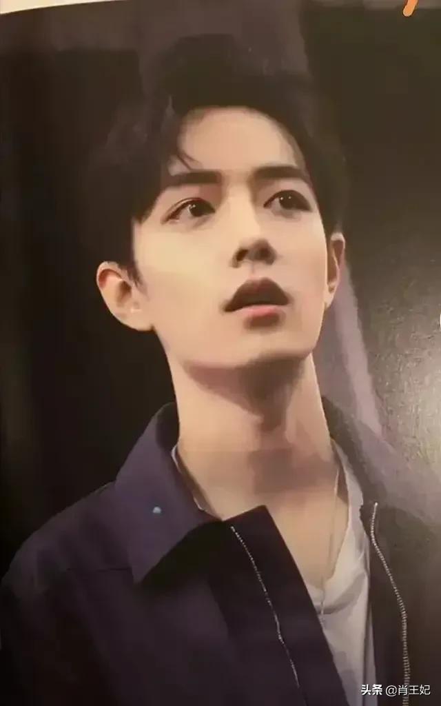 桃桃的一组生图,肖战的眼睛真好看,灵气逼人鲜花与少年绝配